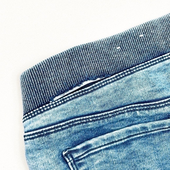 Arizona Jean Co. pull on midi shorts - Picture 3 of 5